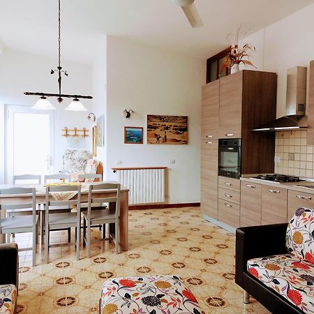 Casa Vacanze Sole E Mare Теулада Екстериор снимка
