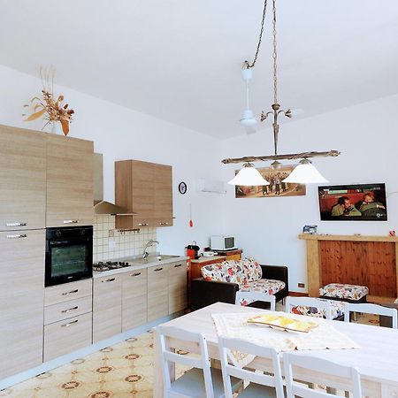 Casa Vacanze Sole E Mare Теулада Екстериор снимка