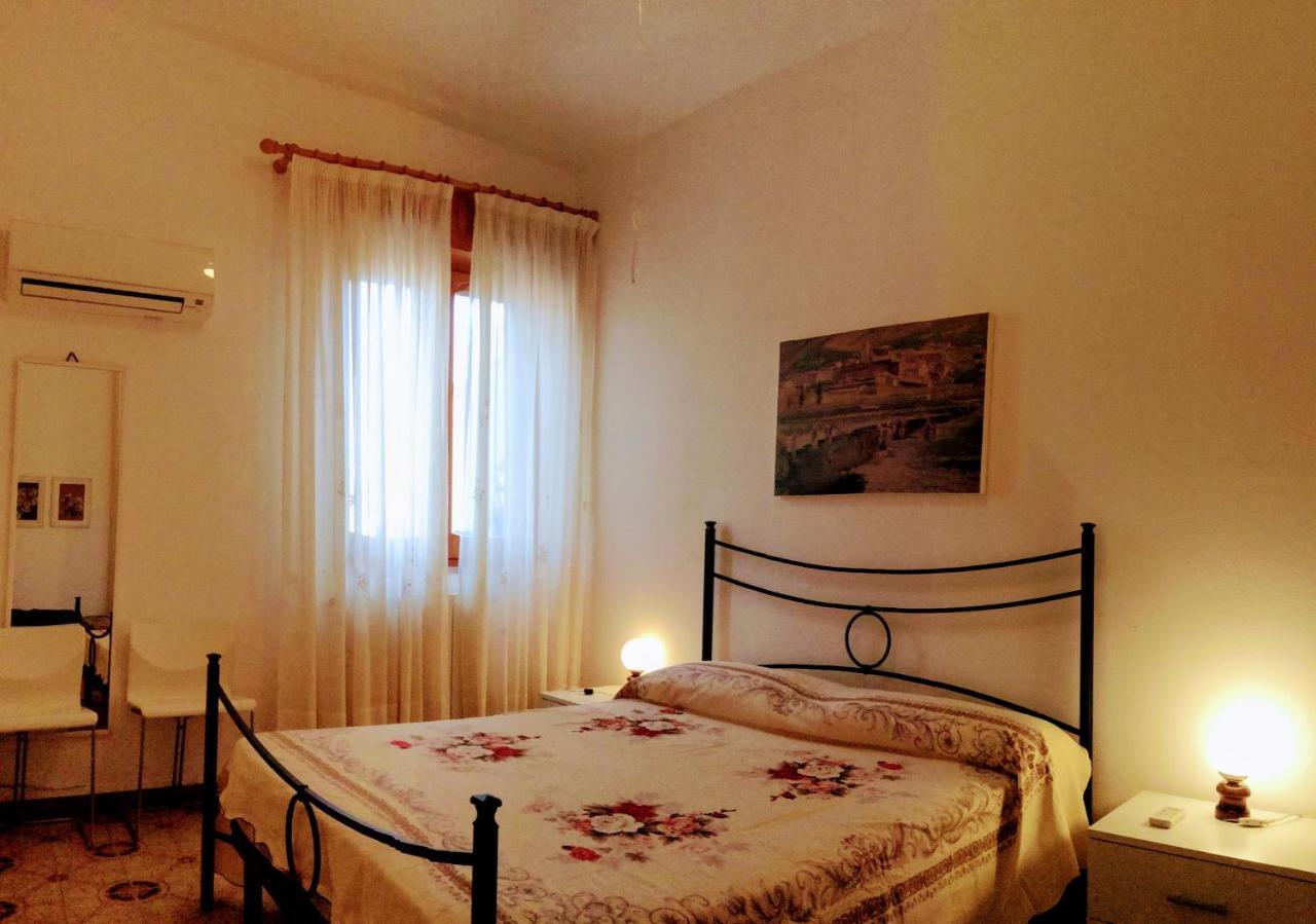 Casa Vacanze Sole E Mare Теулада Екстериор снимка
