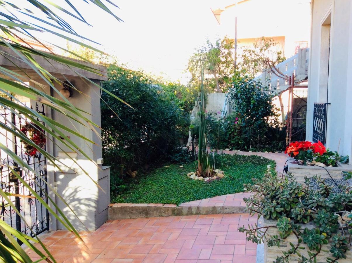 Casa Vacanze Sole E Mare Теулада Екстериор снимка